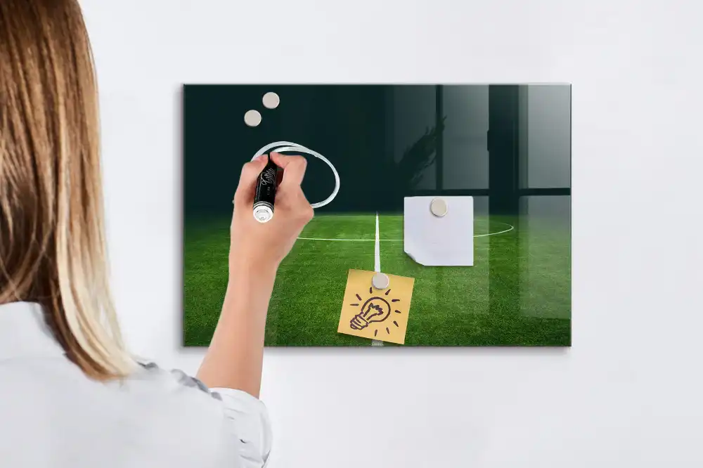 Tablă magnetică de perete cu design de gazon de fotbal