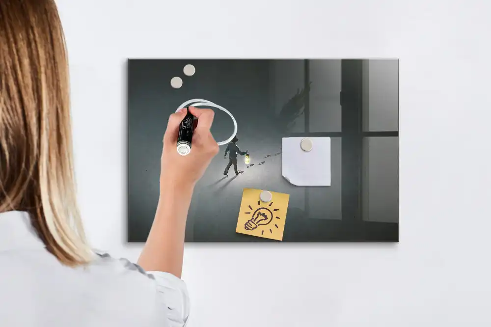 Tablă magnetică din sticlă model Călător de noapte