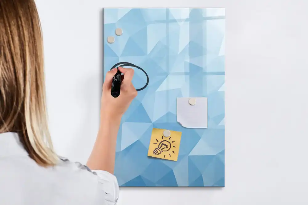 Tablă magnetică de perete cu design mozaic triunghiular