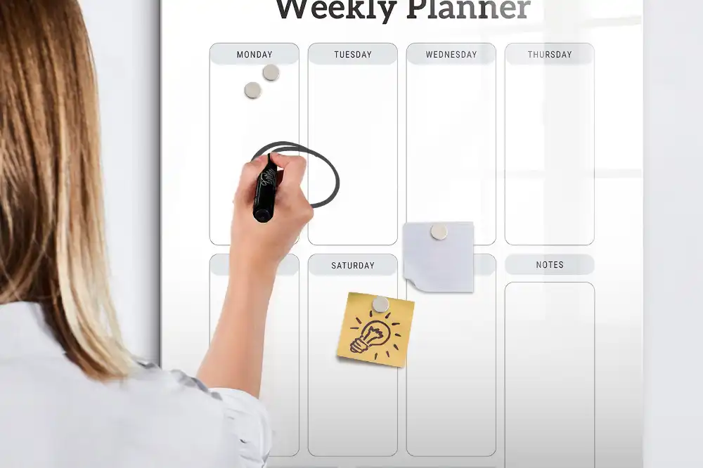 Tablă magnetică de birou cu organizator săptămânal