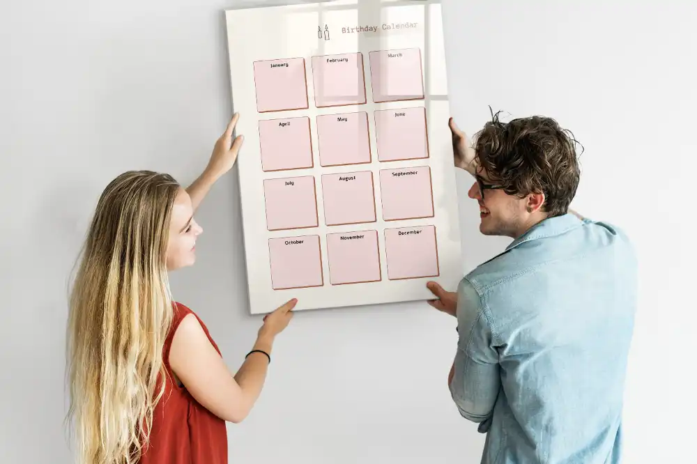 Tablă magnetică de birou pentru calendarul de aniversări