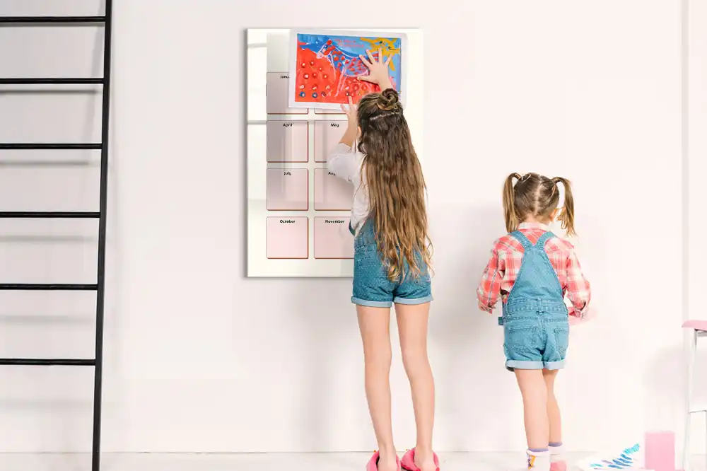 Tablă magnetică de birou pentru calendarul de aniversări