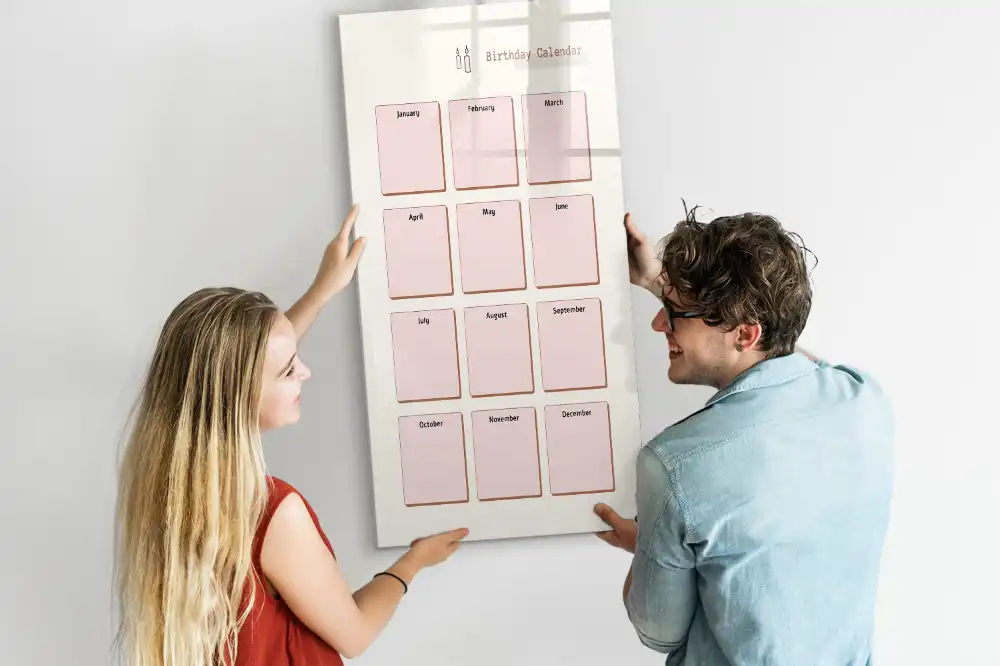 Tablă magnetică de birou pentru calendarul de aniversări