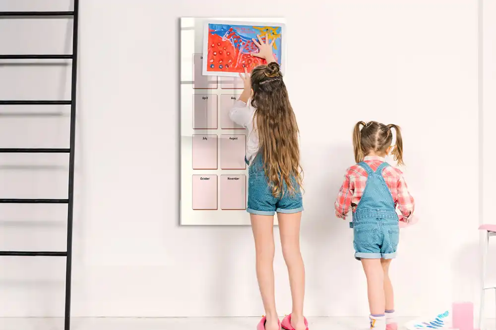 Tablă magnetică de birou pentru calendarul de aniversări