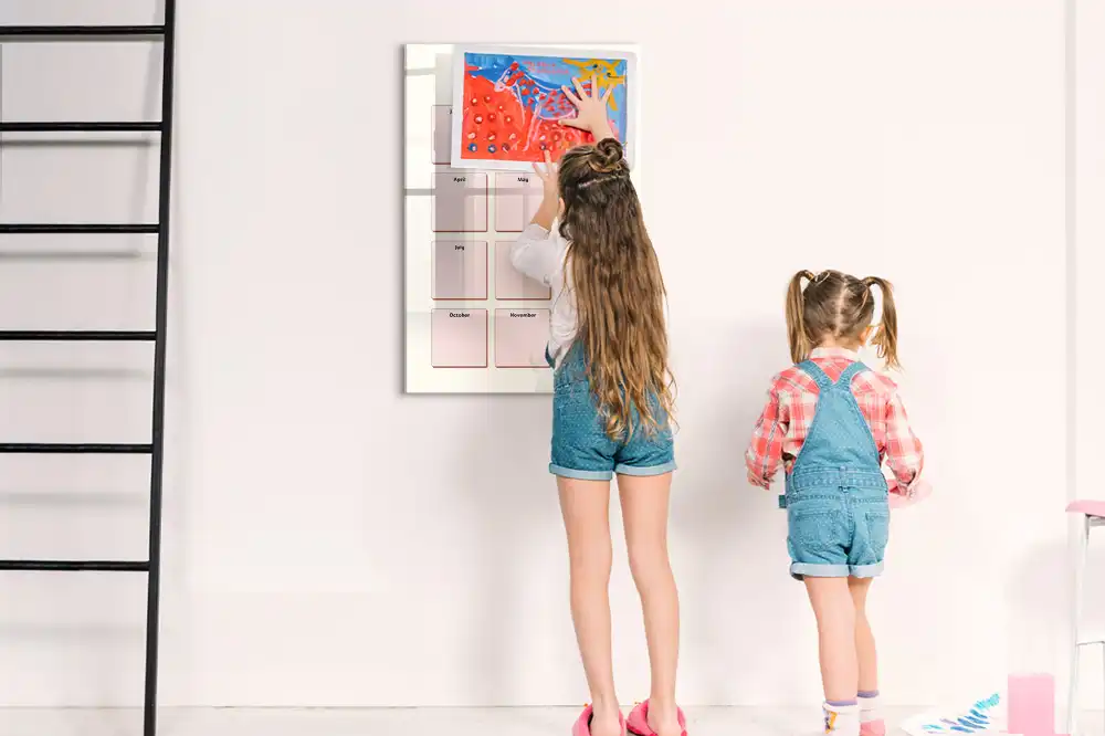Tablă magnetică de birou pentru calendarul de aniversări