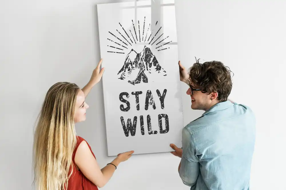 Tablă magnetică de scris cu design montan Stay Wild