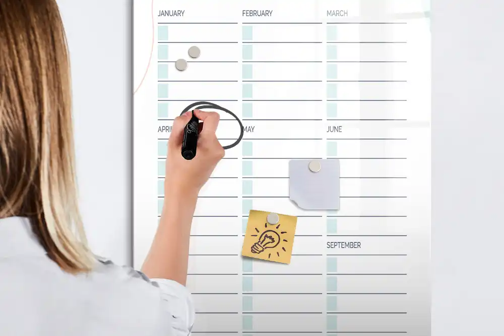Tablă magnetică pentru birou și planificarea evenimentelor importante