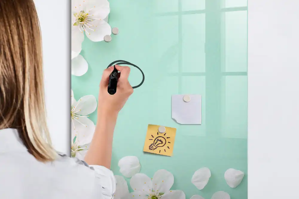 Tablă magnetică pentru scris cu design de muguri înfloriți