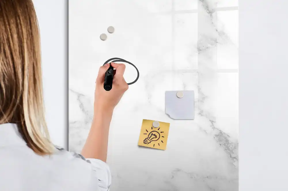 Tablă magnetică pentru birou cu aspect de marmură clasică