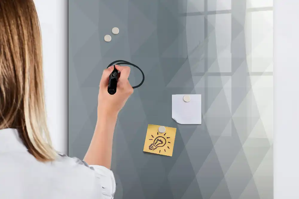 Tablă magnetică de perete cu model de valuri picturale gri
