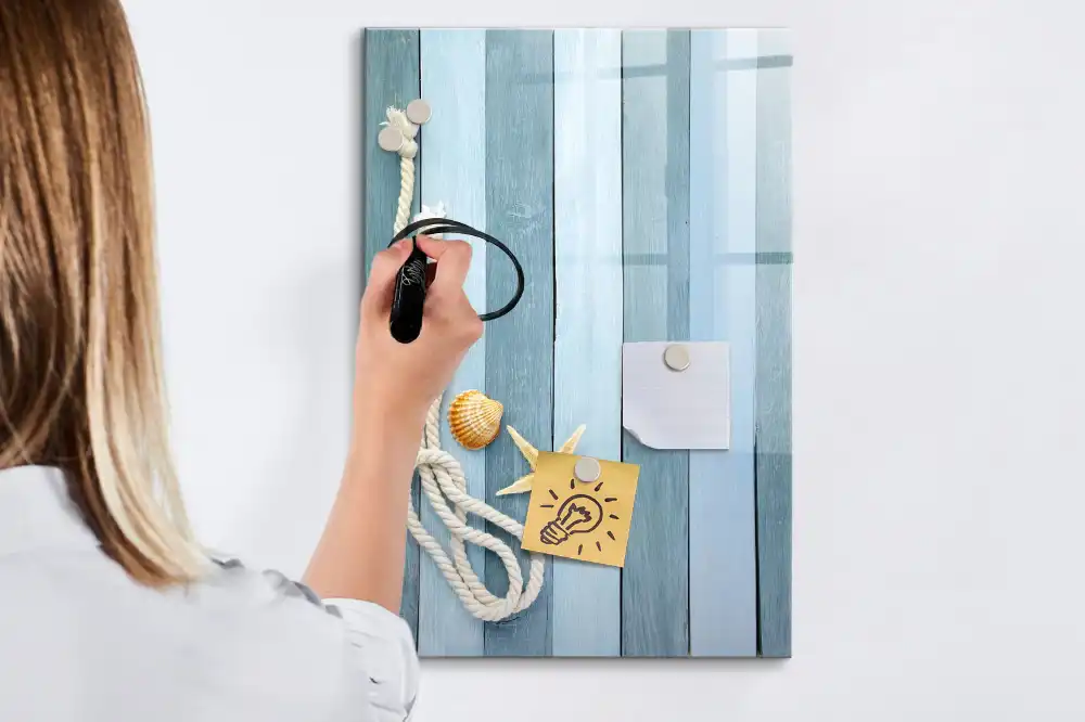Tablă magnetică de birou cu design cu detalii marine pe scânduri