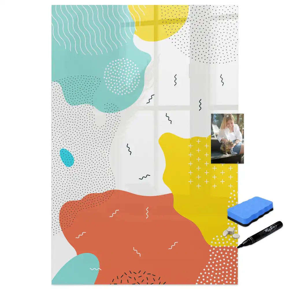 Tablă magnetică de perete cu design abstract pentru schițe rapide