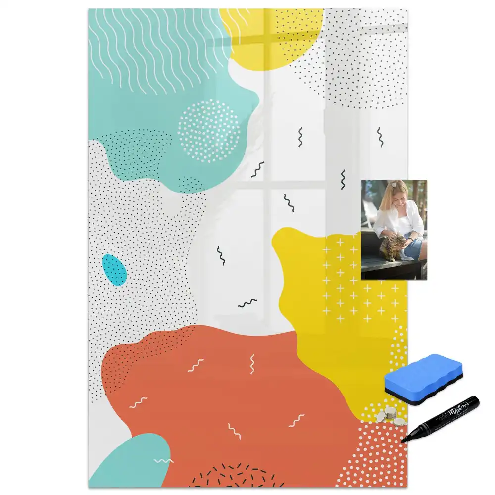 Tablă magnetică de perete cu design abstract pentru schițe rapide