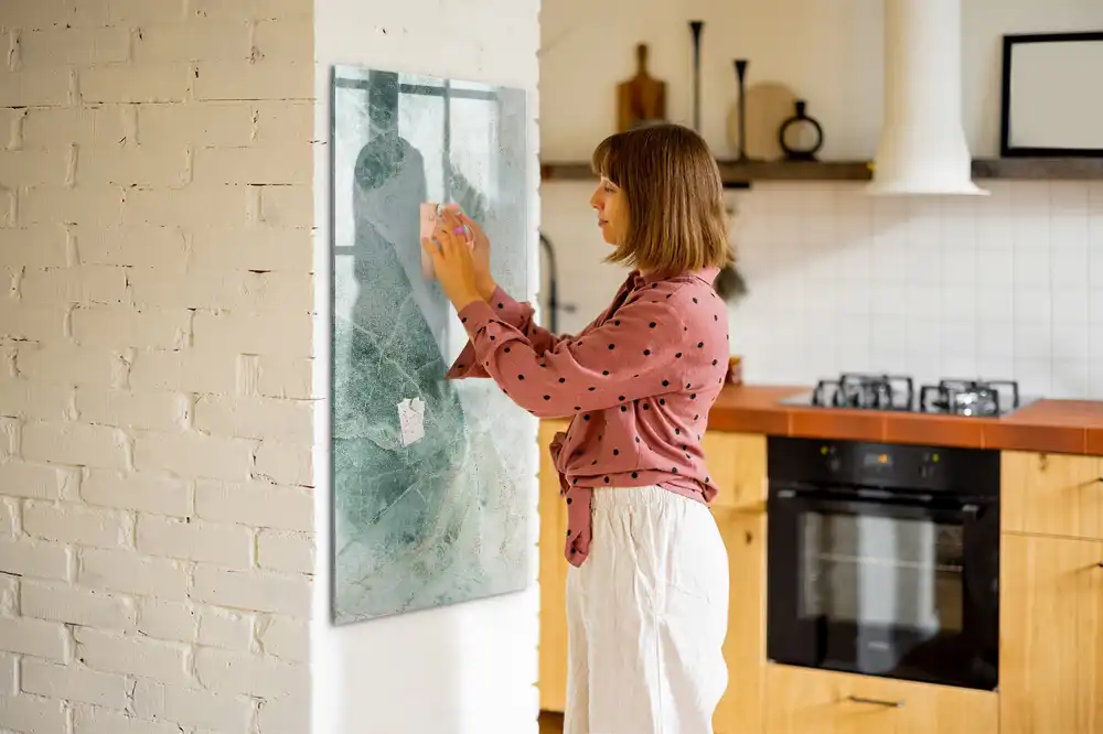 Tablă magnetică de perete cu aspect de piatră decorativă
