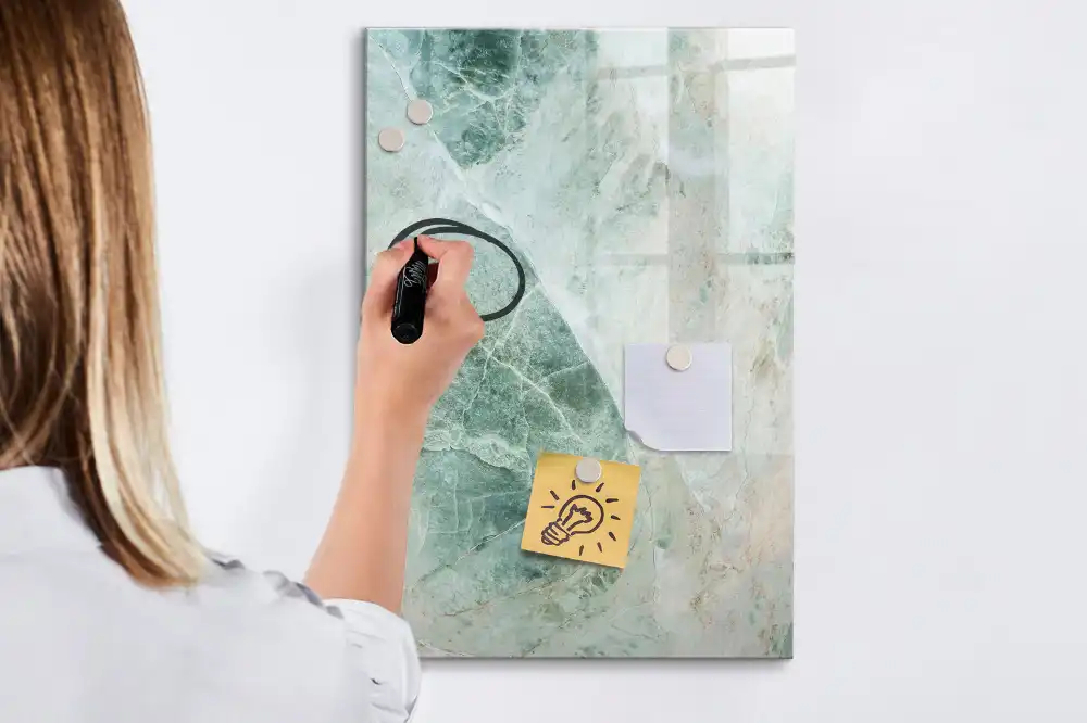 Tablă magnetică de perete cu aspect de piatră decorativă