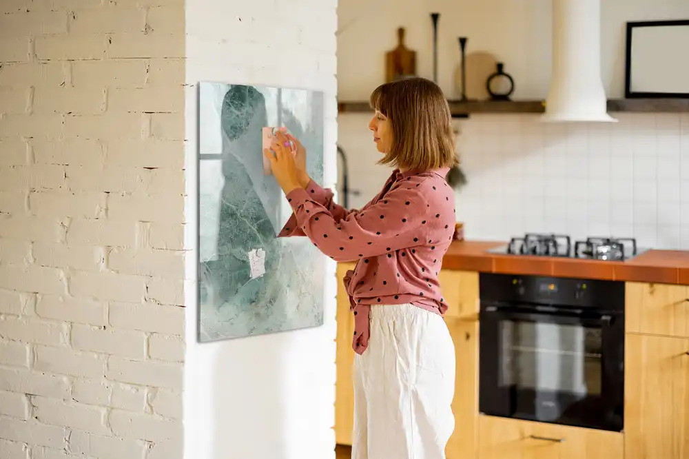 Tablă magnetică de perete cu aspect de piatră decorativă