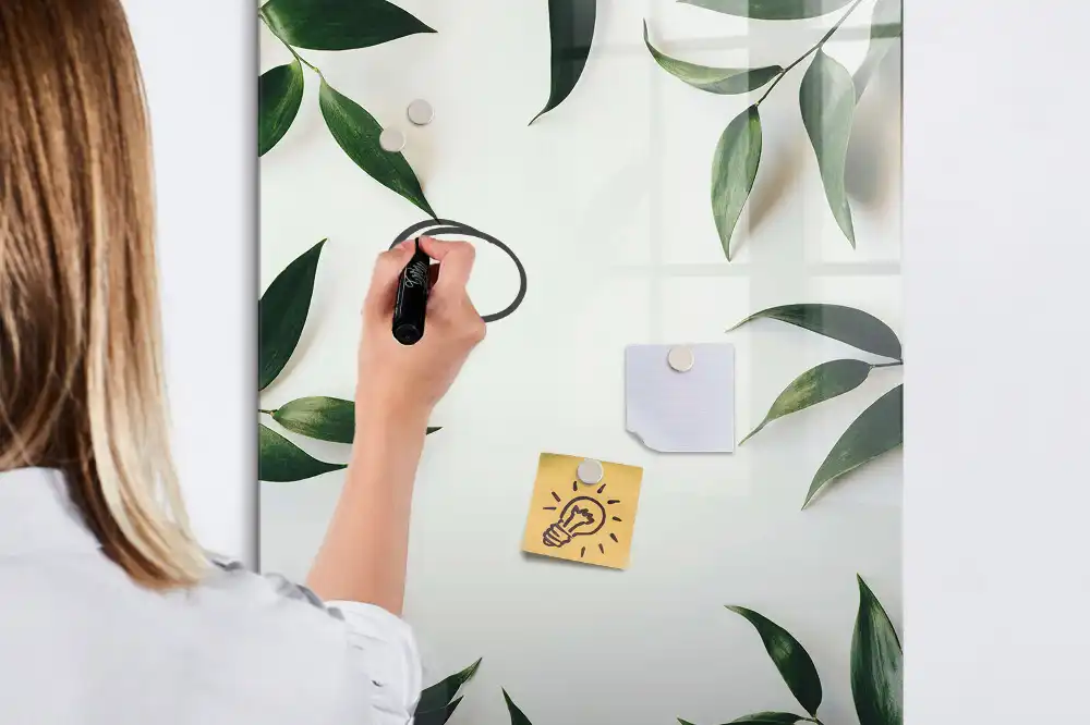 Tablă magnetică de scris cu design de coroniță din frunze verzi