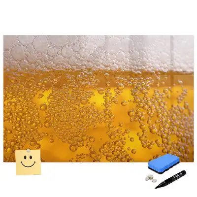Tablă magnetică cu design de halbă de bere aurie