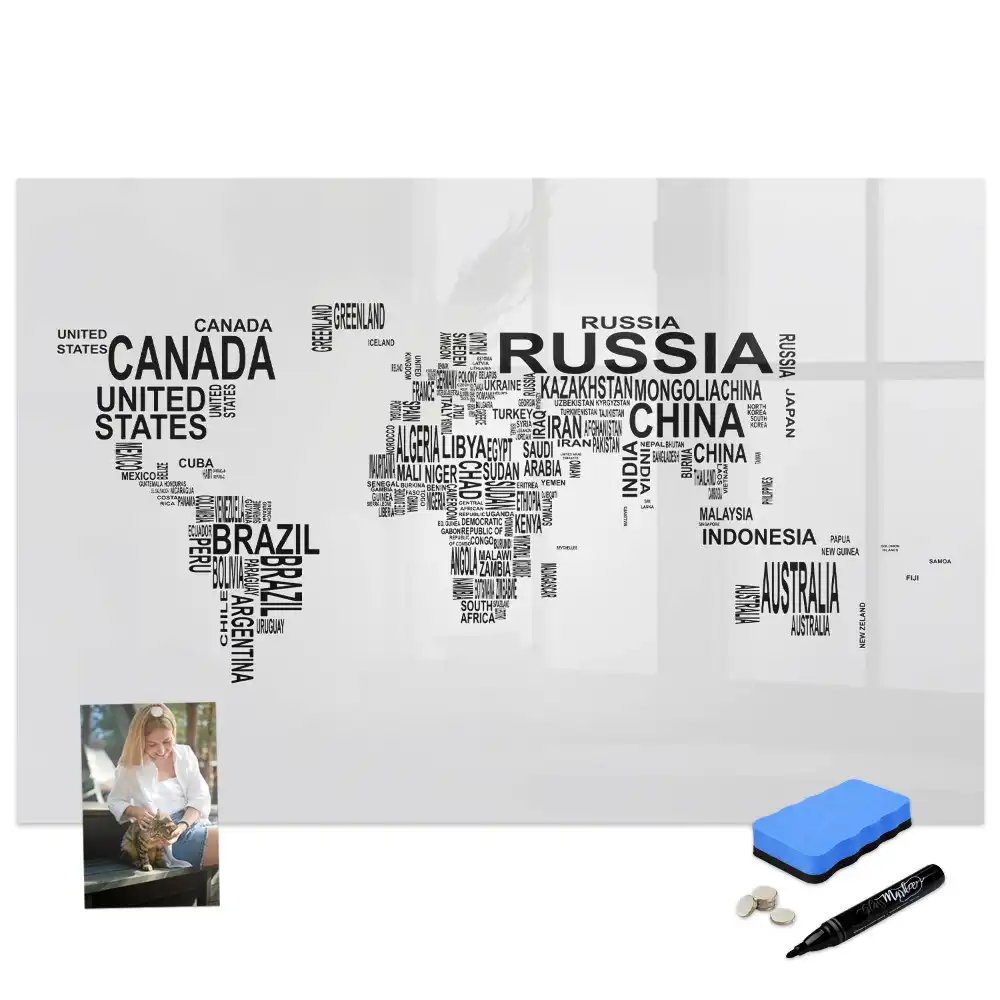 Tablă magnetică cu marker și continente formate din litere