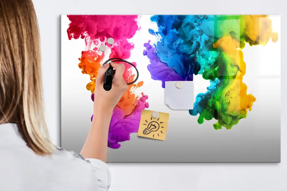 Tablă magnetică de scris multicoloră cu design curcubeu