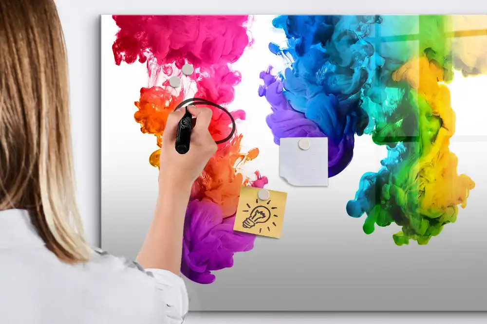 Tablă magnetică de scris multicoloră cu design curcubeu
