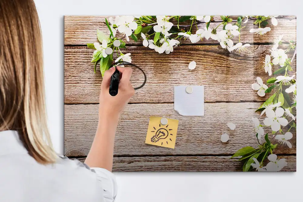 Tablă magnetică de scris cu model floral și ramă din lemn
