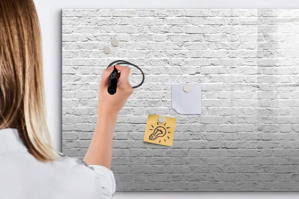 Tablă albă magnetică pentru perete cu design de cărămidă