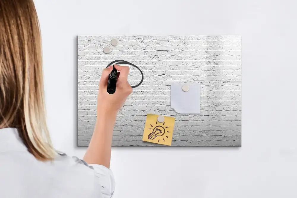 Tablă albă magnetică pentru perete cu design de cărămidă