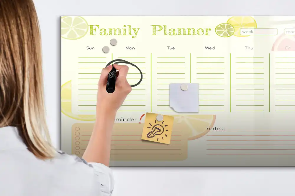 Tablă magnetică de planificare pentru întreaga familie