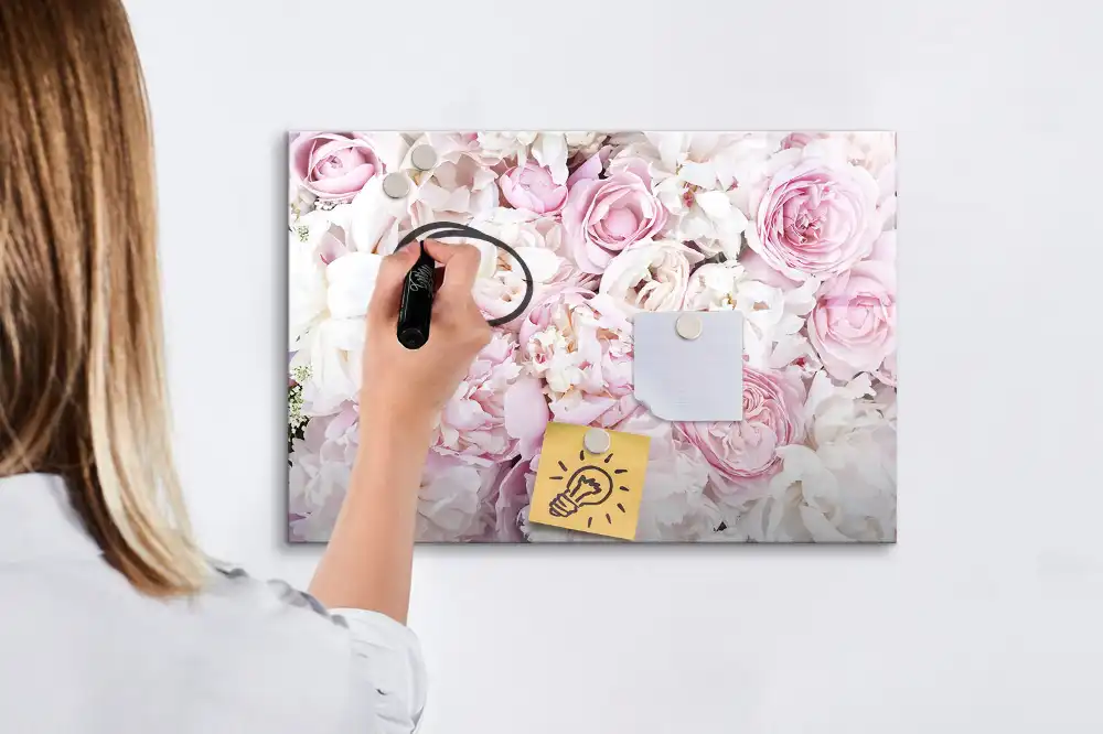 Tablă magnetică cu marker și design decorativ cu crenguțe florale