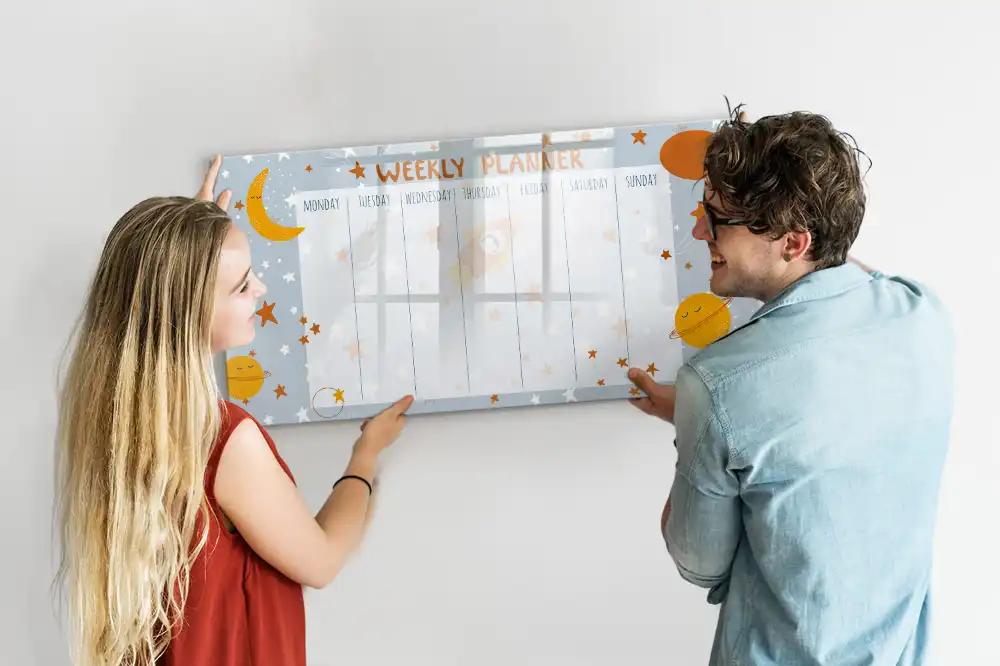Tablă magnetică pentru planificarea sarcinilor săptămânale