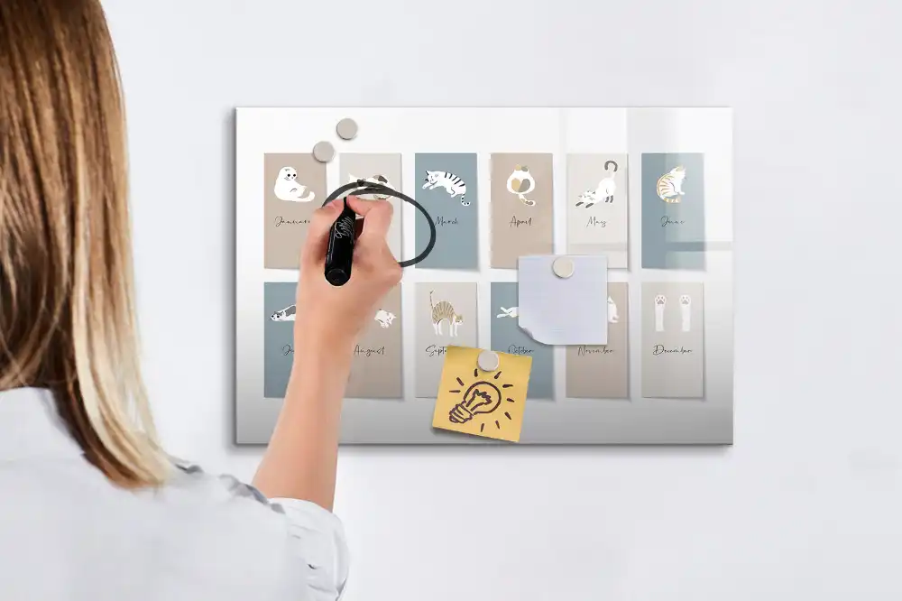 Tablă magnetică pentru calendar cu model cu pisici