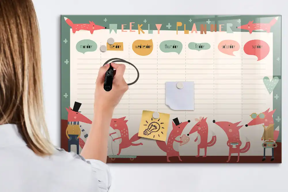 Tablă magnetică pentru programul săptămânal al copiilor
