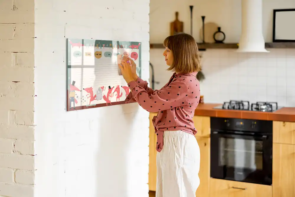 Tablă magnetică pentru programul săptămânal al copiilor