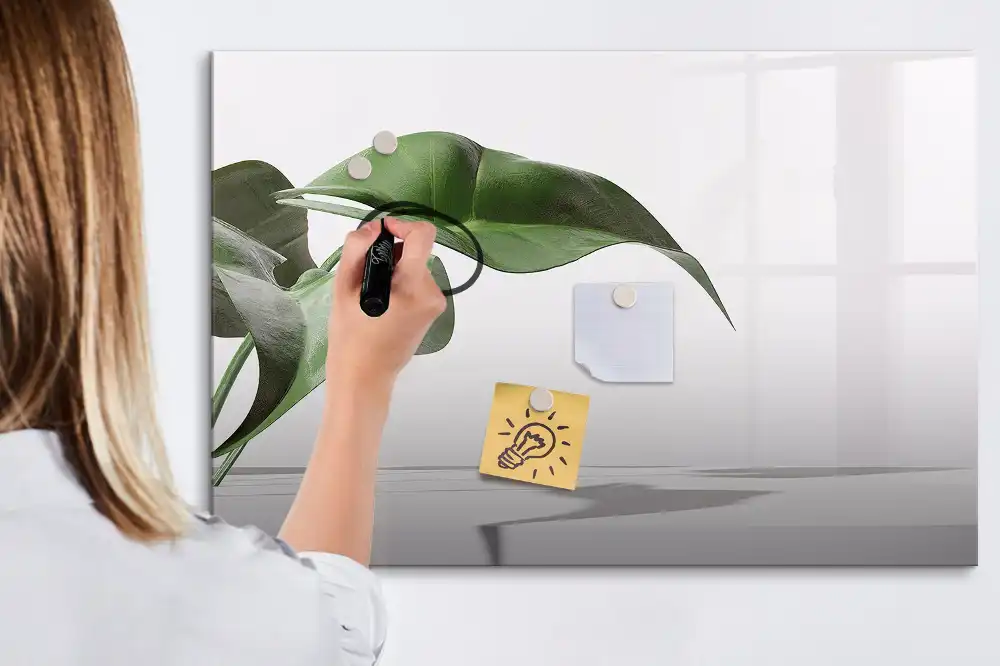 Tablă magnetică cu design abstract de crenguțe și frunze