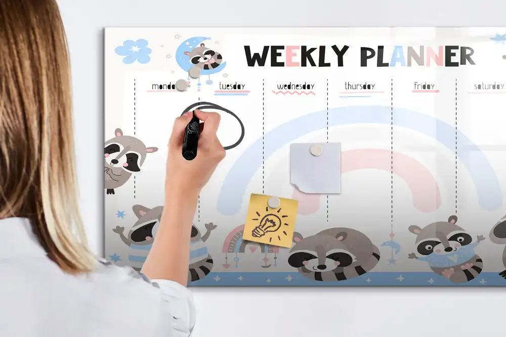 Tablă magnetică pentru copii cu calendar săptămânal