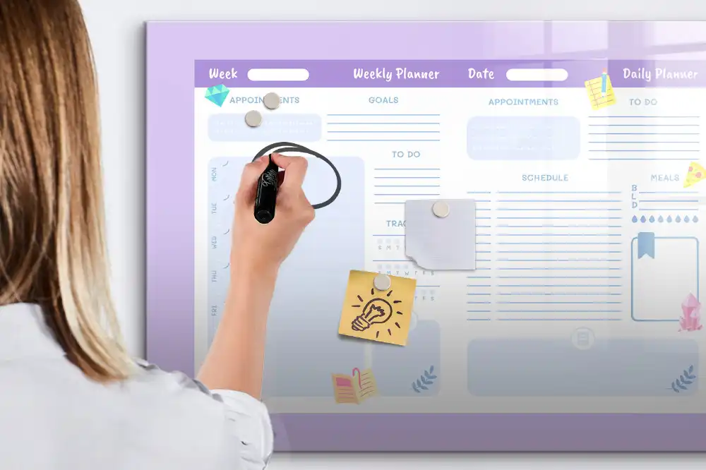 Tablă magnetică pentru magneți cu design calendar anual roz