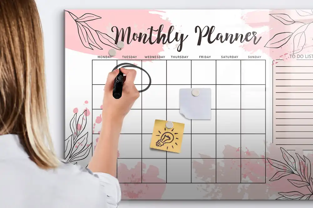 Tablă magnetică de scris calendar lunar roz
