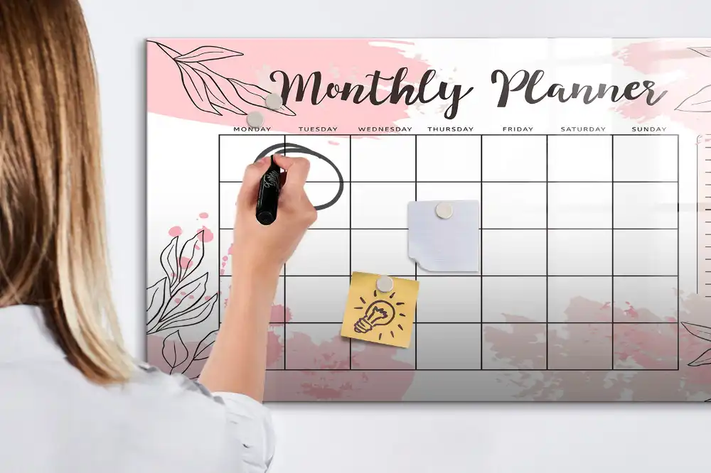 Tablă magnetică de scris calendar lunar roz