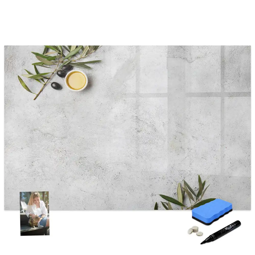 Tablă cu marker și design minimalist cu crenguțe de măslin