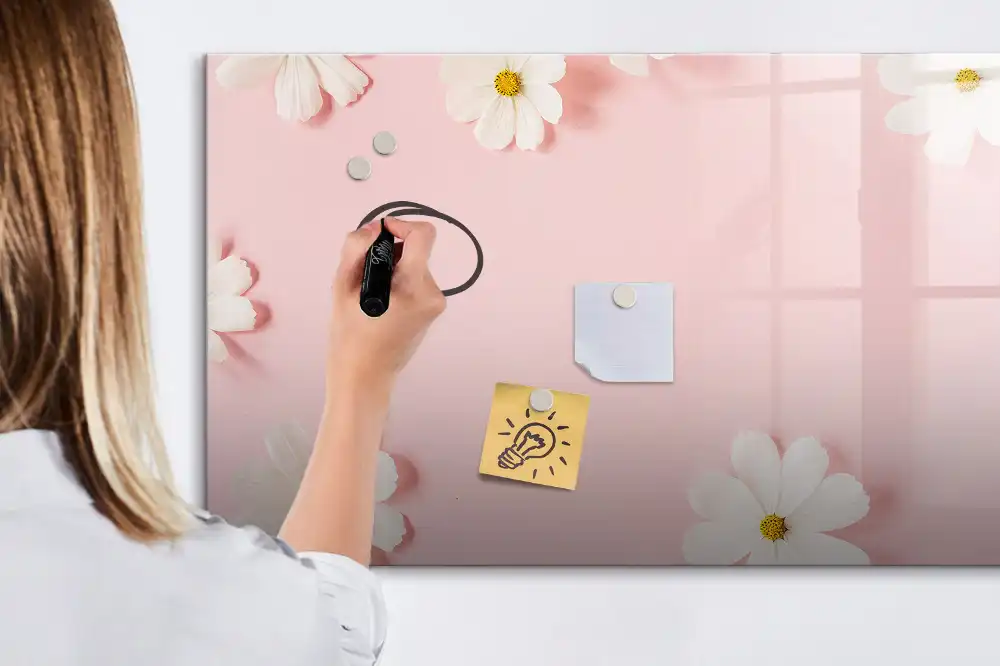 Tablă magnetică cu marker și model margarete