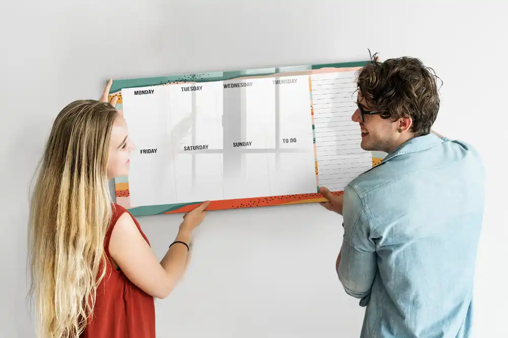 Tablă magnetică cu marker organizator săptămânal stilizat
