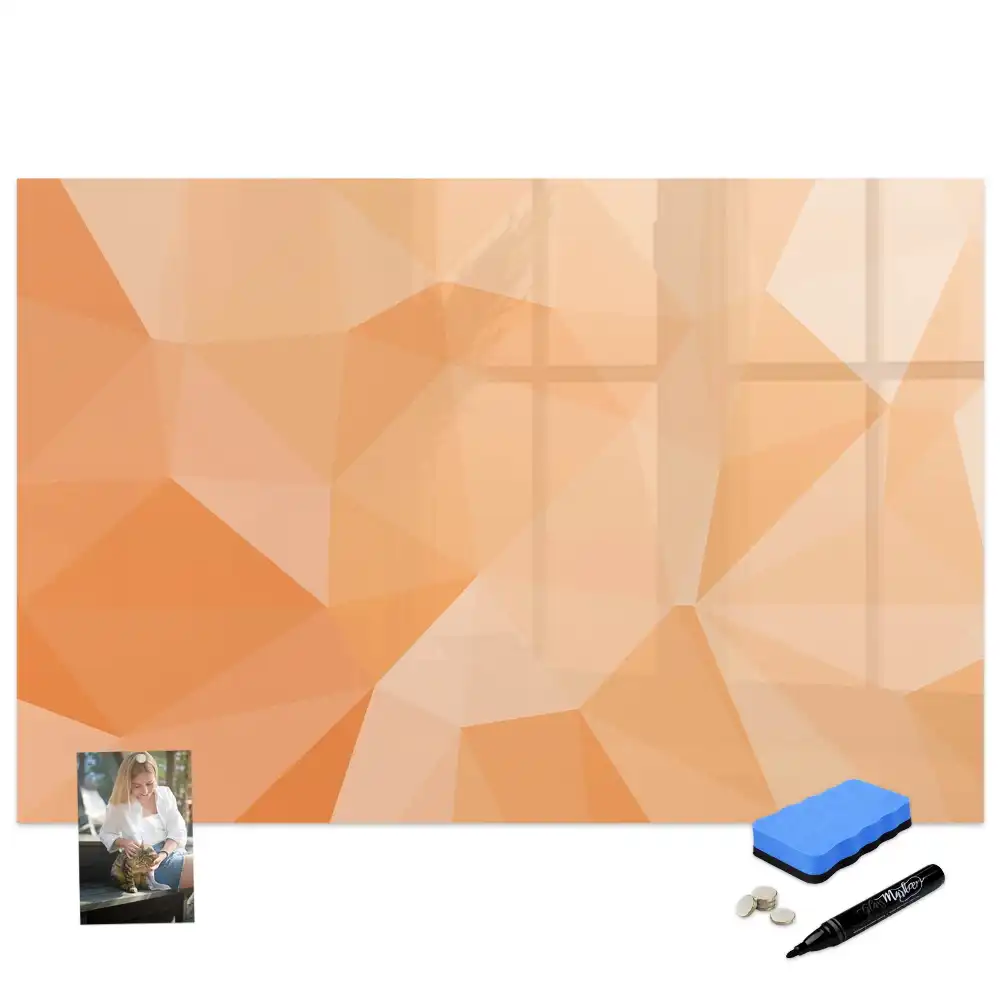 Tablă magnetică cu marker și model cu triunghiuri geometrice abstracte