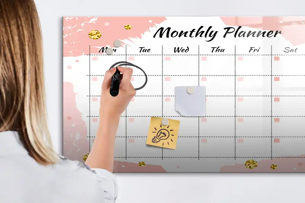 Tablă magnetică de scris tip calendar lunar