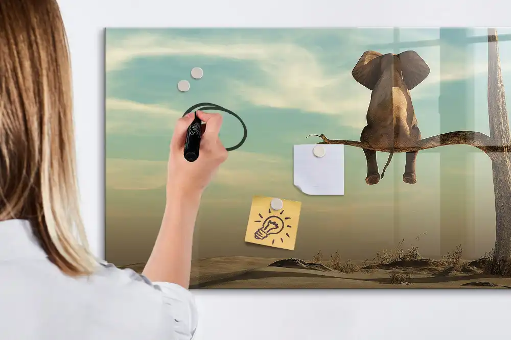 Tablă magnetică pentru scris cu model elefant în mijlocul copacilor