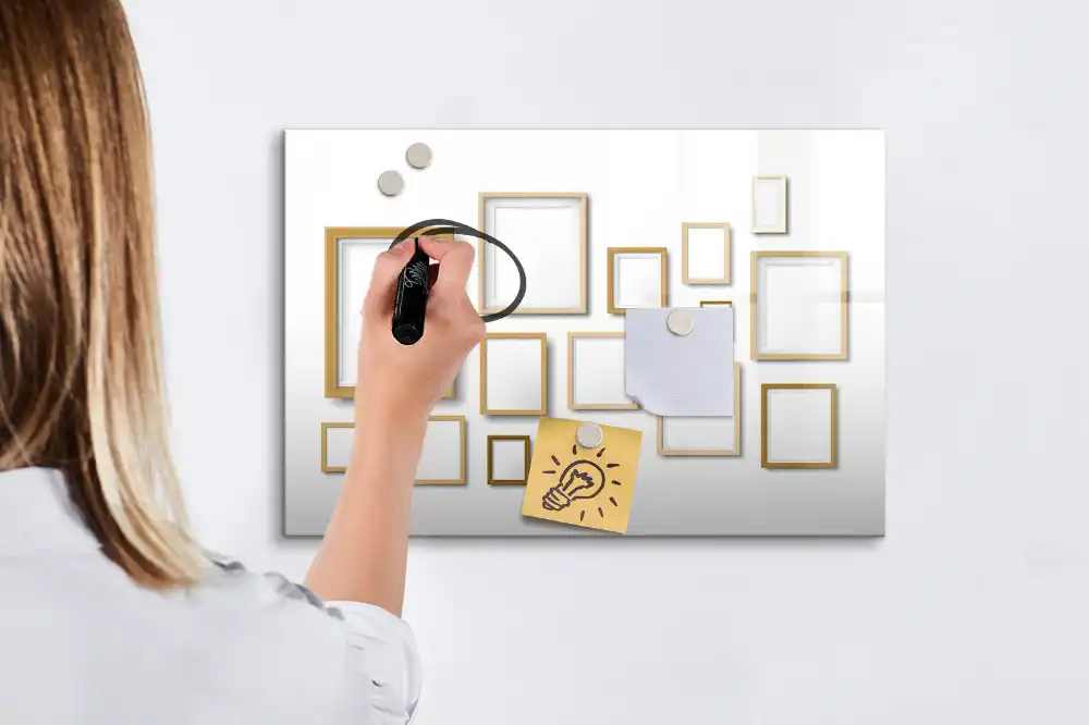 Tablă magnetică pentru scris cu marker și rame foto din lemn