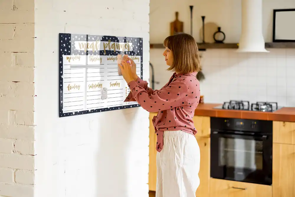 Tablă magnetică pentru meniu cu decorațiuni în formă de steluțe