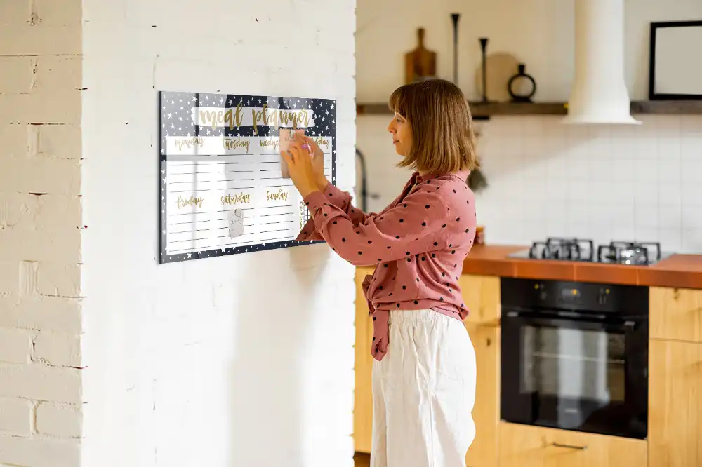 Tablă magnetică pentru meniu cu decorațiuni în formă de steluțe