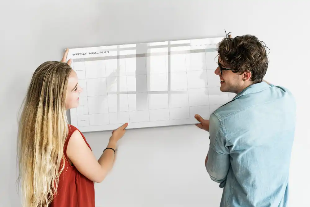Tablă magnetică minimalistă pentru organizarea preparatelor