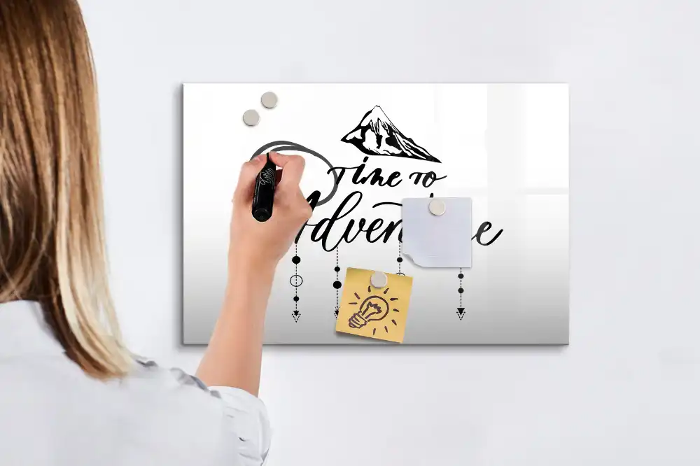 Tablă cu marker pentru descoperiri